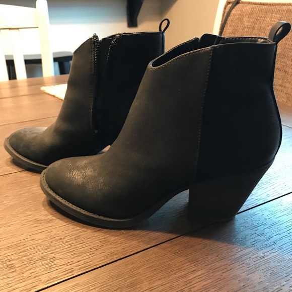 Shoes - Boots